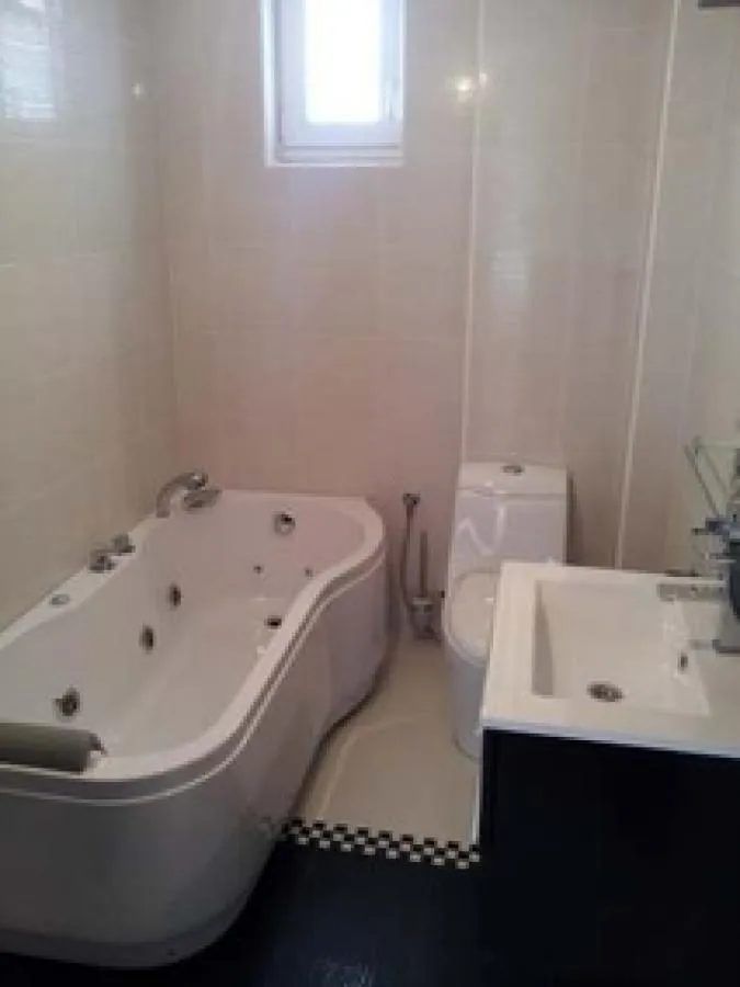 Prodaja, poslovni prostor, 137m², Petrovac, Budva