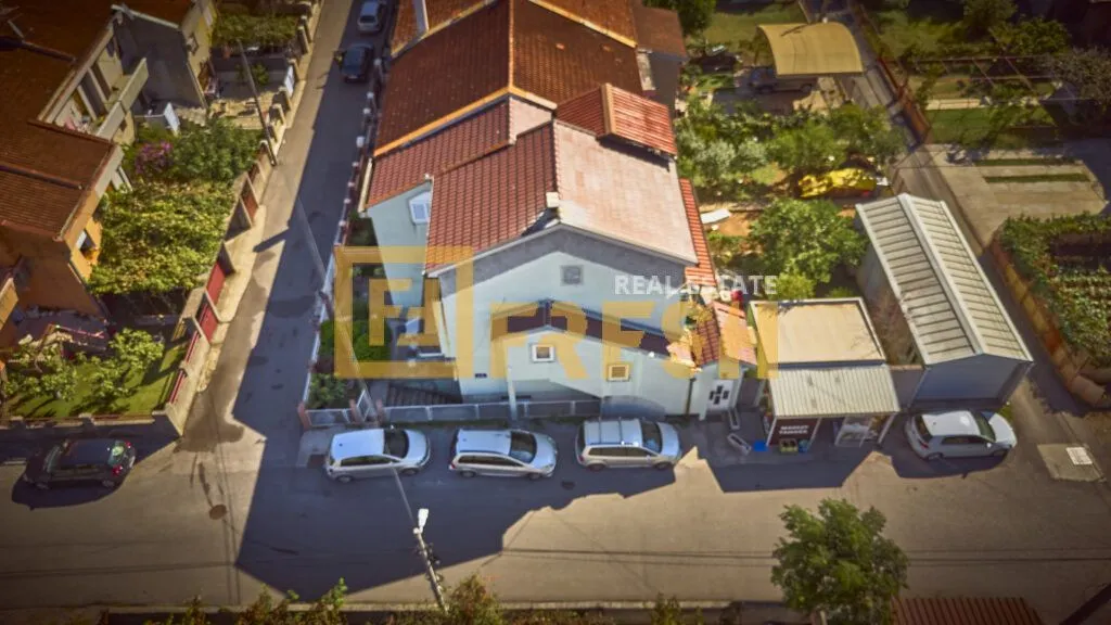 Prodaja, kuća, 300m², Zabjelo, Podgorica
