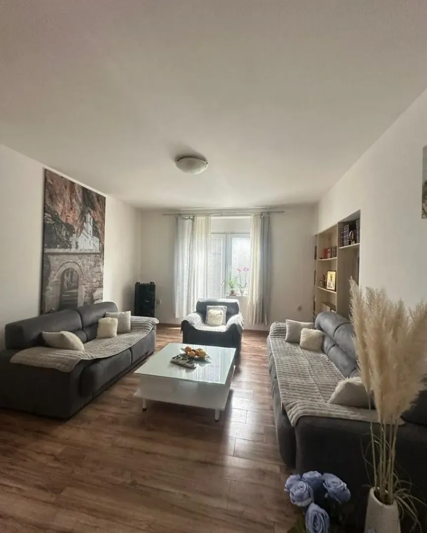 Rent, two bedroom apartment, 90m², Tivat, Crna Gora