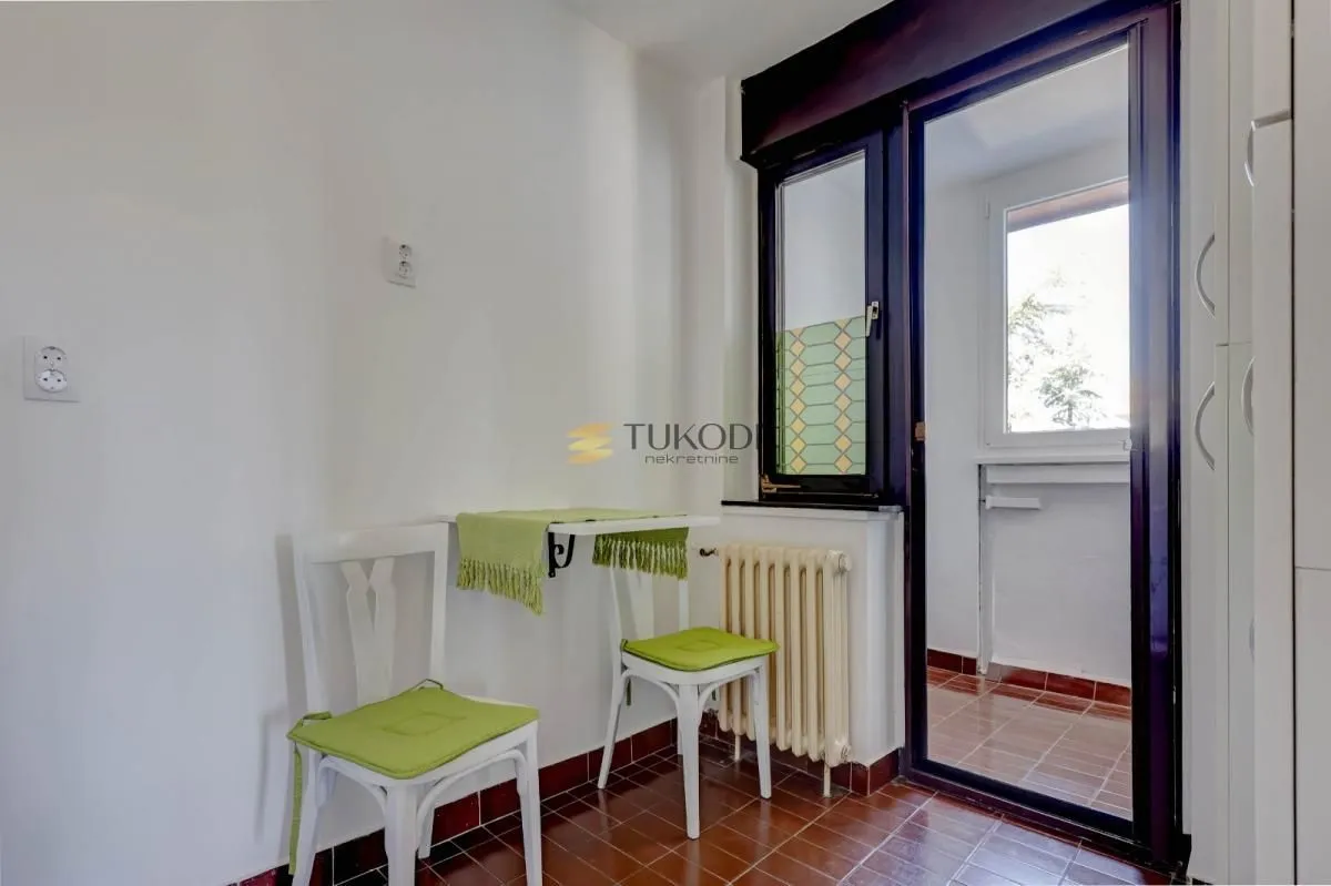 Rent, three bedroom apartment, 80m², Stari Grad, Beograd