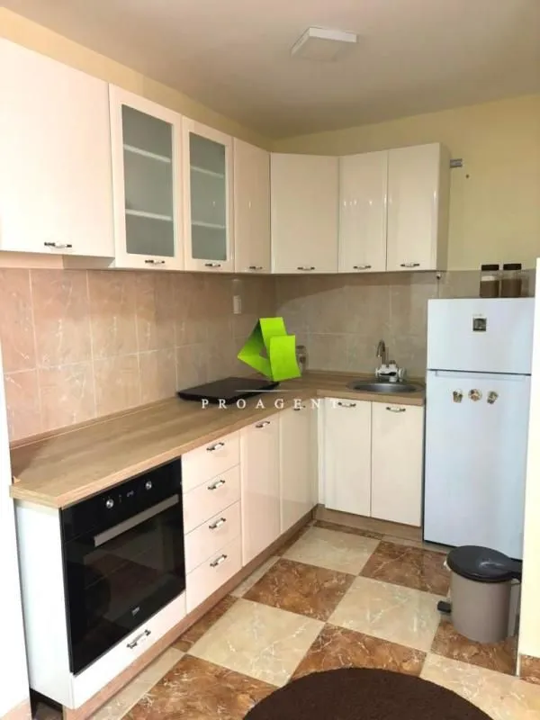 Izdavanje, trosoban stan, 65m², Medijana, Niš