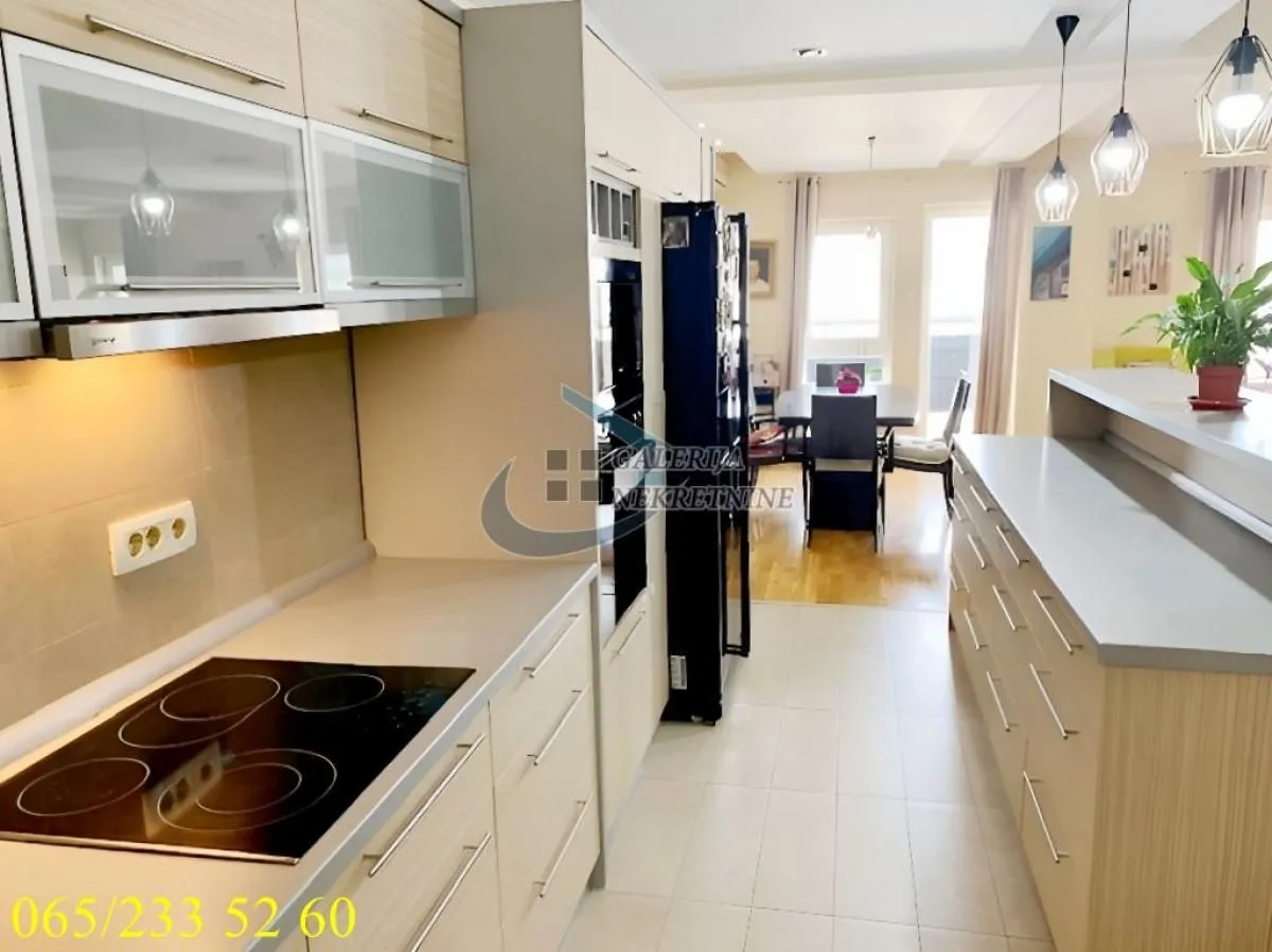 Prodaja, četvorosoban stan, 157m², Đeram Pijaca, Beograd