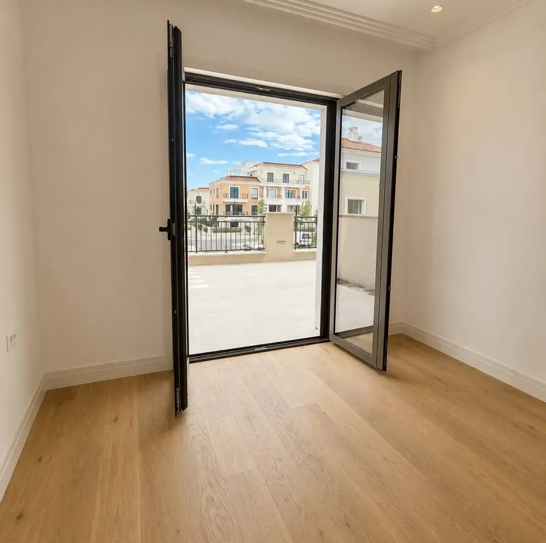 Prodaja, dvosoban stan, 90m², Luštica Bay, Tivat