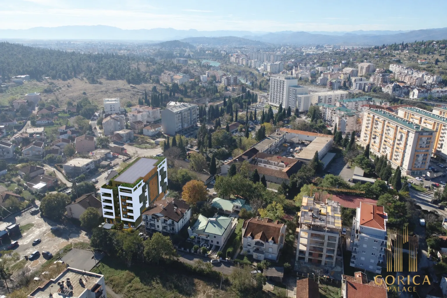 Pogled iz vazduha na grad i lokaciju zgrade.