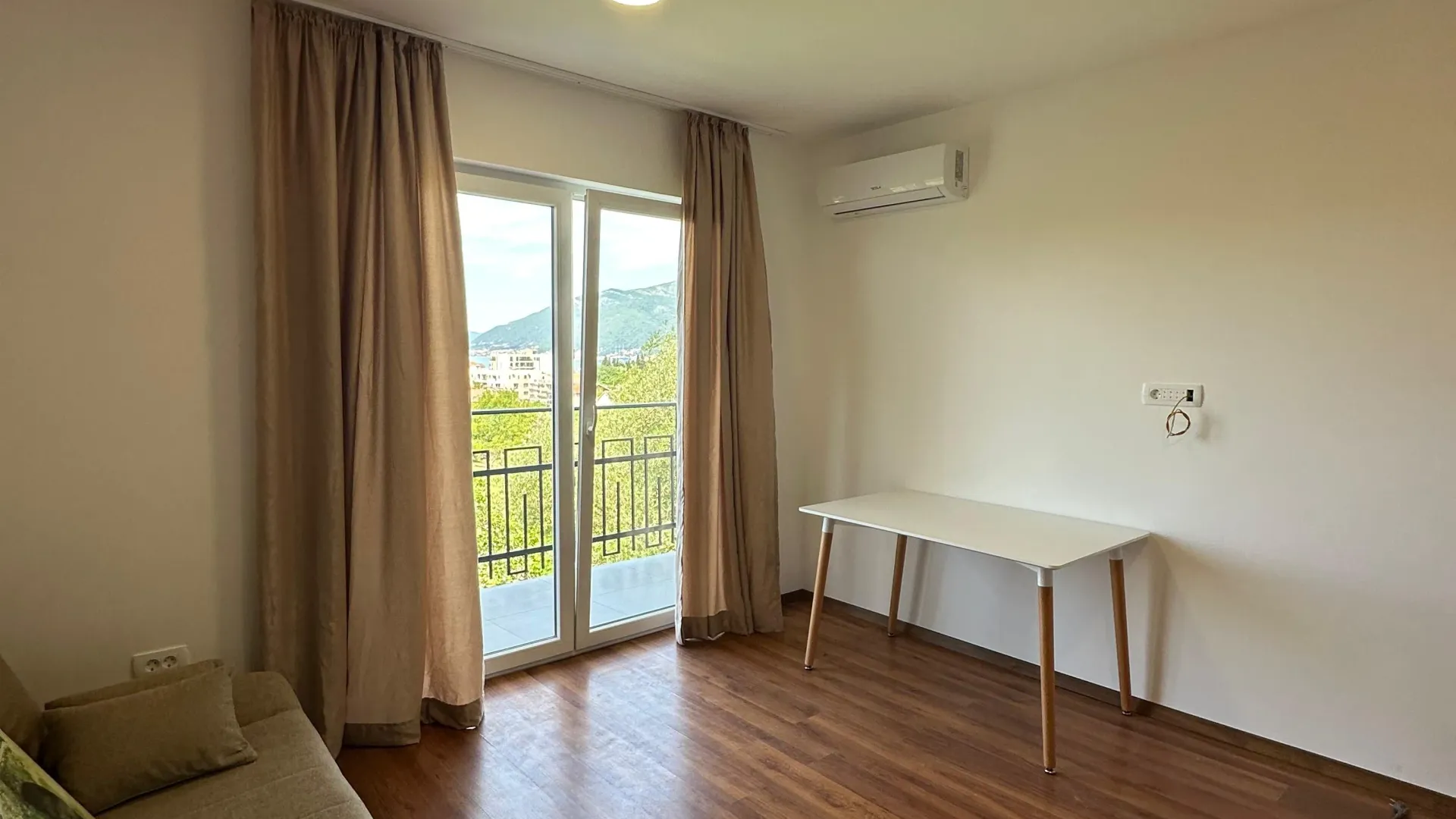 Izdavanje, jednosoban stan, 48m², Seljanovo, Tivat