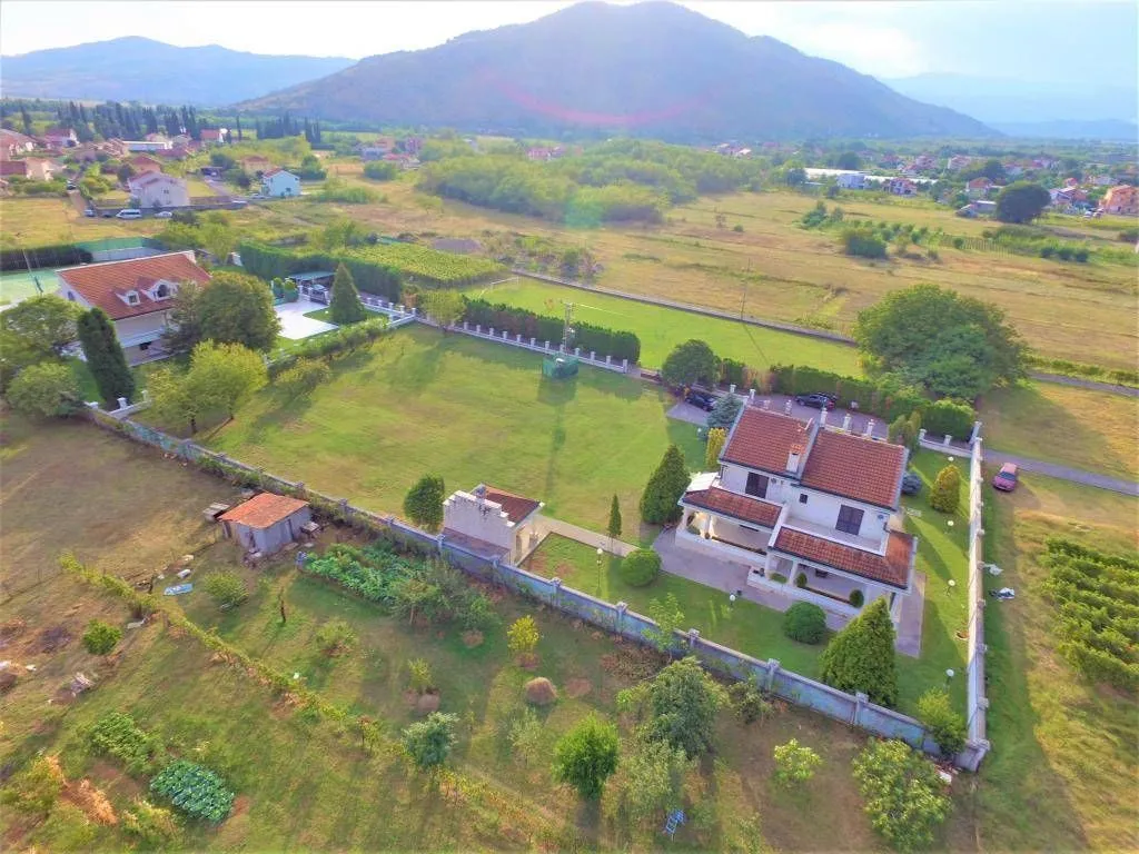 Sale, house, 320m², Podgorica, Crna Gora