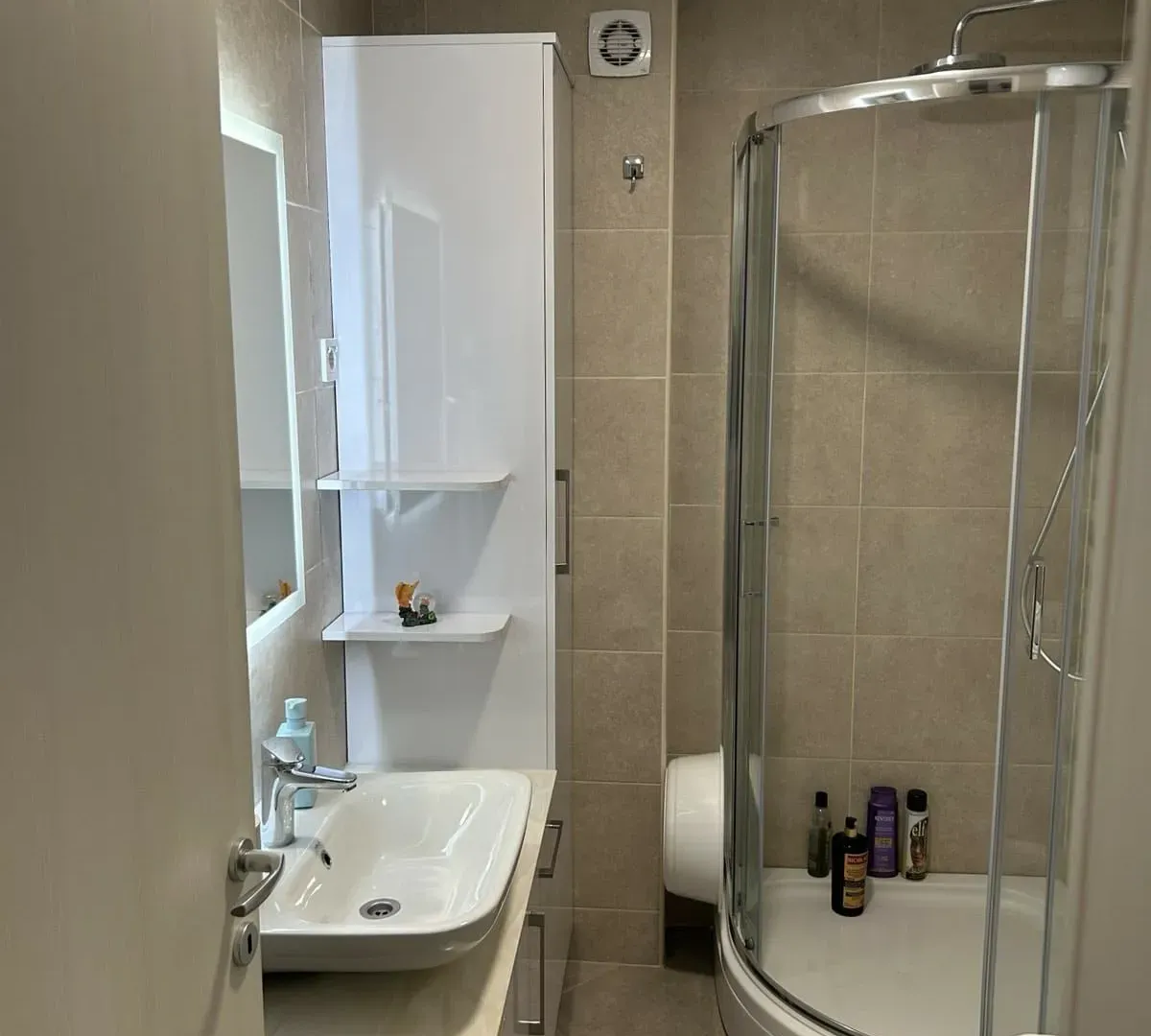 Izdavanje, jednosoban stan, 42m², Zabjelo, Podgorica