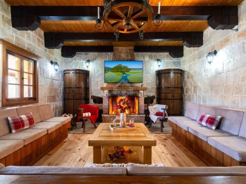 Izdavanje, kuća, 200m², Podgorica, Crna Gora - image 12