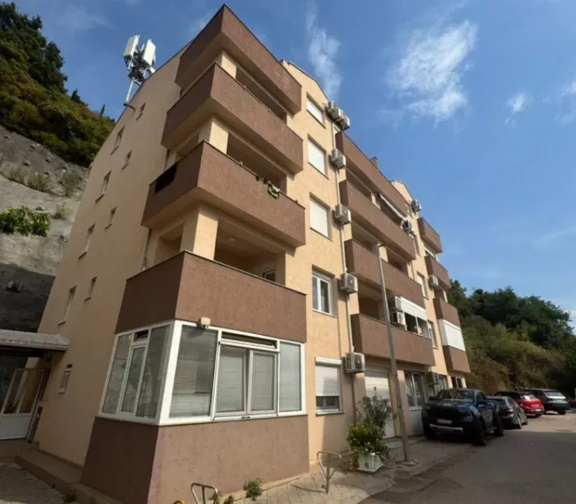 Sale, one bedroom apartment, 48m², Podkošljun, Budva