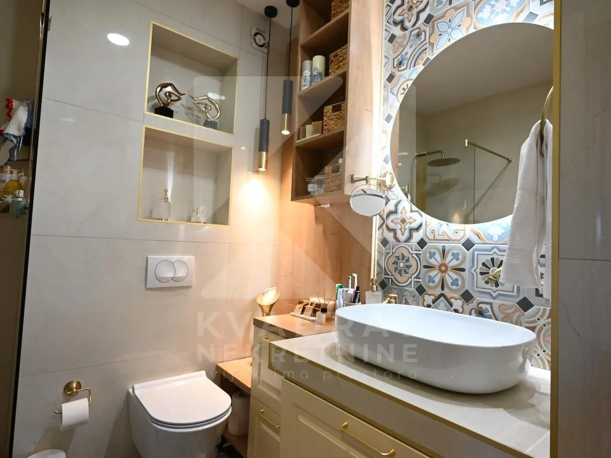 Izdavanje, dvosoban stan, 66m², Centar, Podgorica