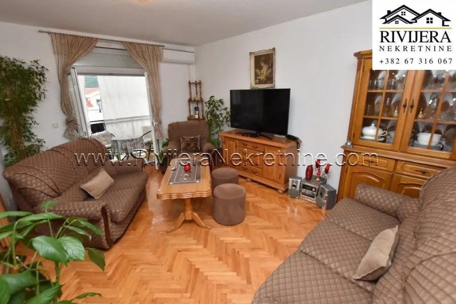 Prodaja, dvosoban stan, 72m², Đenovići, Herceg Novi