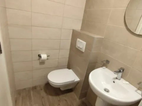 Izdavanje, dvosoban stan, 64m², City Kej, Podgorica - image 10