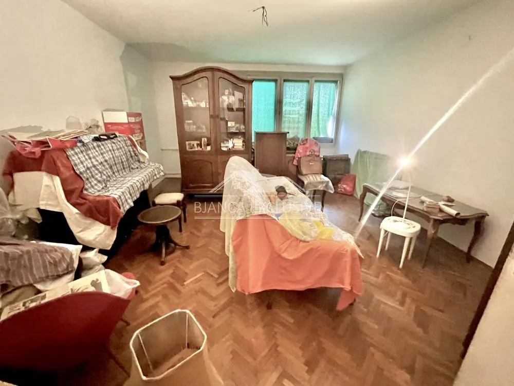 Prodaja, četvorosoban stan, 111m², Vračar Sve Podlokacije, Beograd