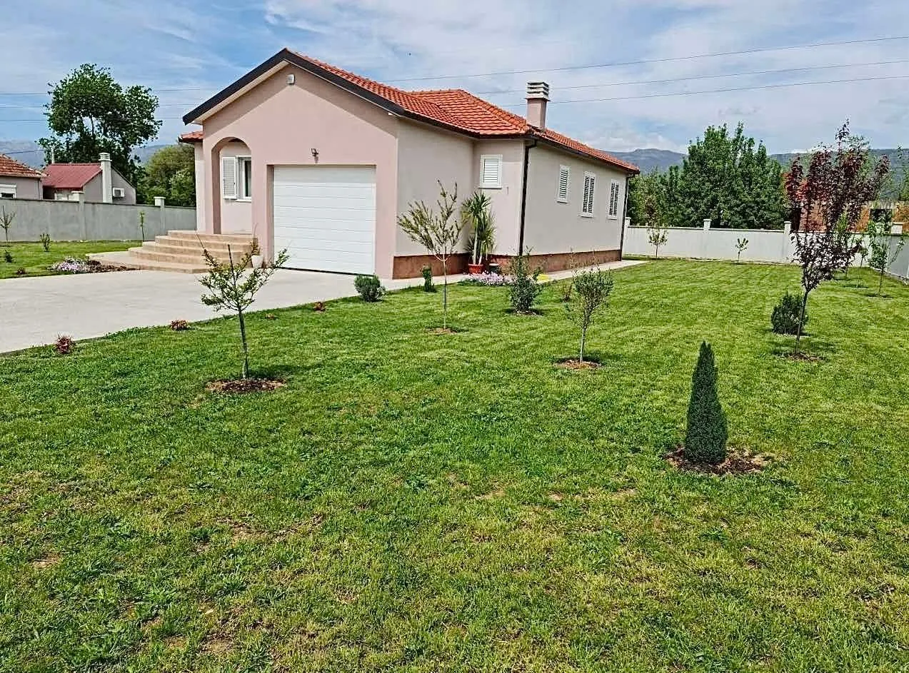 Rent, house, 150m², Grbe, Danilovgrad