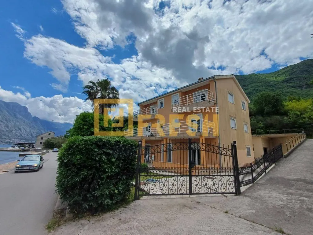 Sale, house, 306m², Kotor, Crna Gora