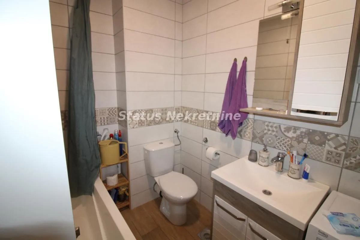 Prodaja, trosoban stan, 59m², Petrovaradin, Novi Sad