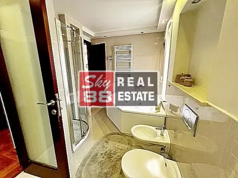 Izdavanje, kuća, 330m², Čukarica, Beograd - image 11