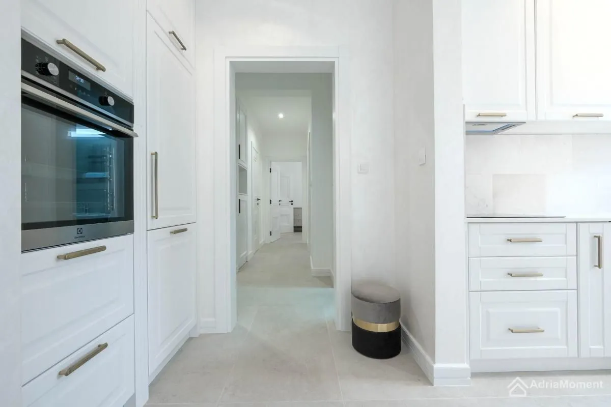 Prodaja, dvosoban stan, 87m², Bečići, Budva
