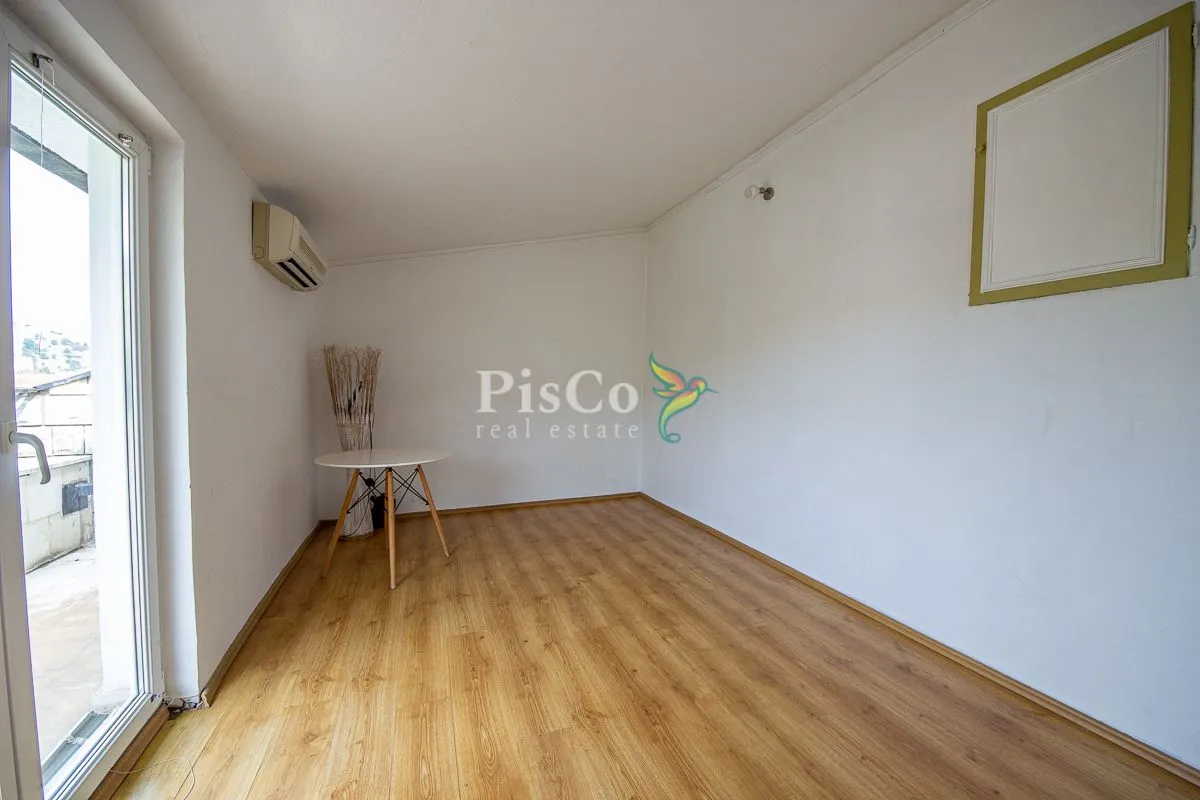 Izdavanje, kuća, 700m², Zagorič, Podgorica