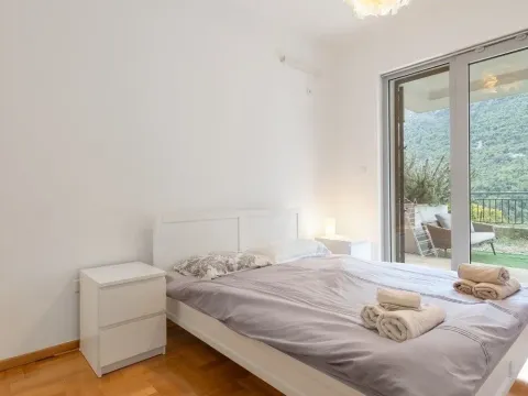 Sale, three bedroom apartment, 97m², Morinj, Kotor - image 10
