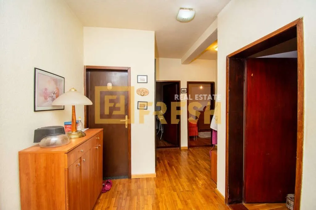 Sale, house, 300m², Donja Gorica, Podgorica