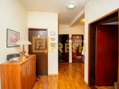 Prodaja, kuća, 300m², Donja Gorica, Podgorica - image 12