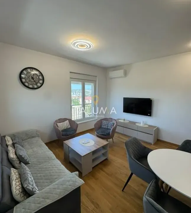 Izdavanje, dvosoban stan, 66m², Stari Aerodrom, Podgorica