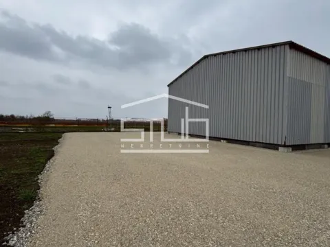 Izdavanje, poslovni prostor, 300m², Zemun Ugrinovci, Zemun Sve Podlokacije - image 3