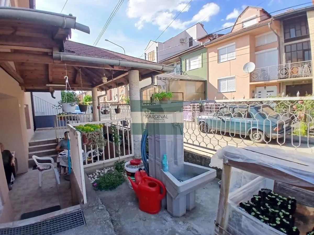 Prodaja, kuća, 226m², Tavrića obori, Jagodina