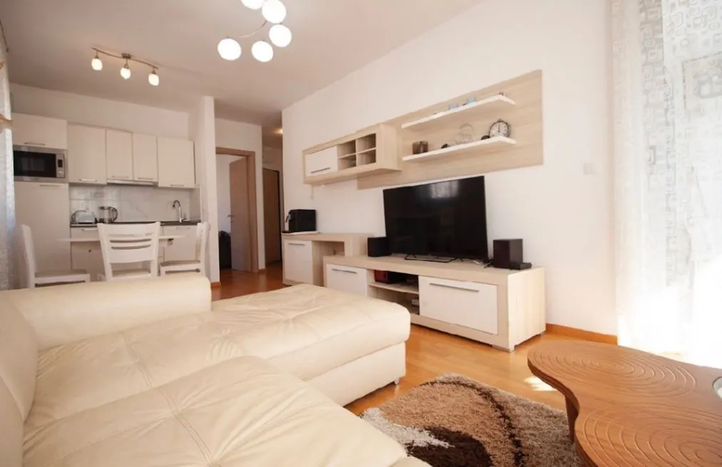 Rent, two bedroom apartment, 54m², Centar, Budva
