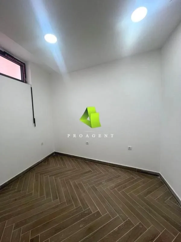 Rent, office space, 50m², Medijana, Niš
