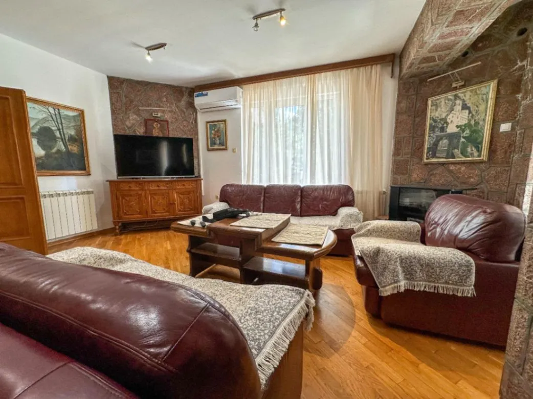 Rent, house, 500m², Gorica C, Podgorica
