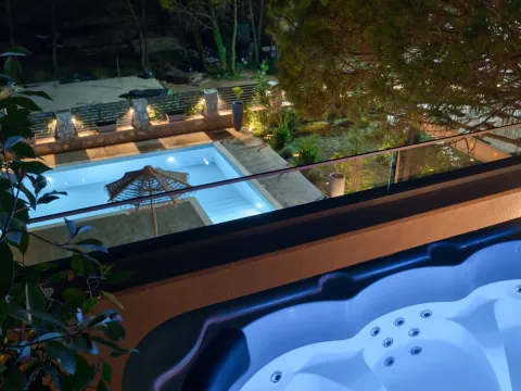 Izdavanje, kuća, 250m², Zagora, Kotor - image 9