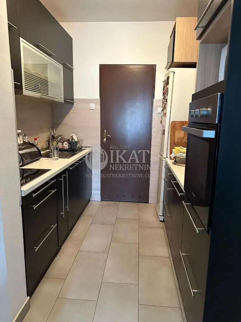 Sale, four bedroom apartment, 125m², Bežanija, Beograd