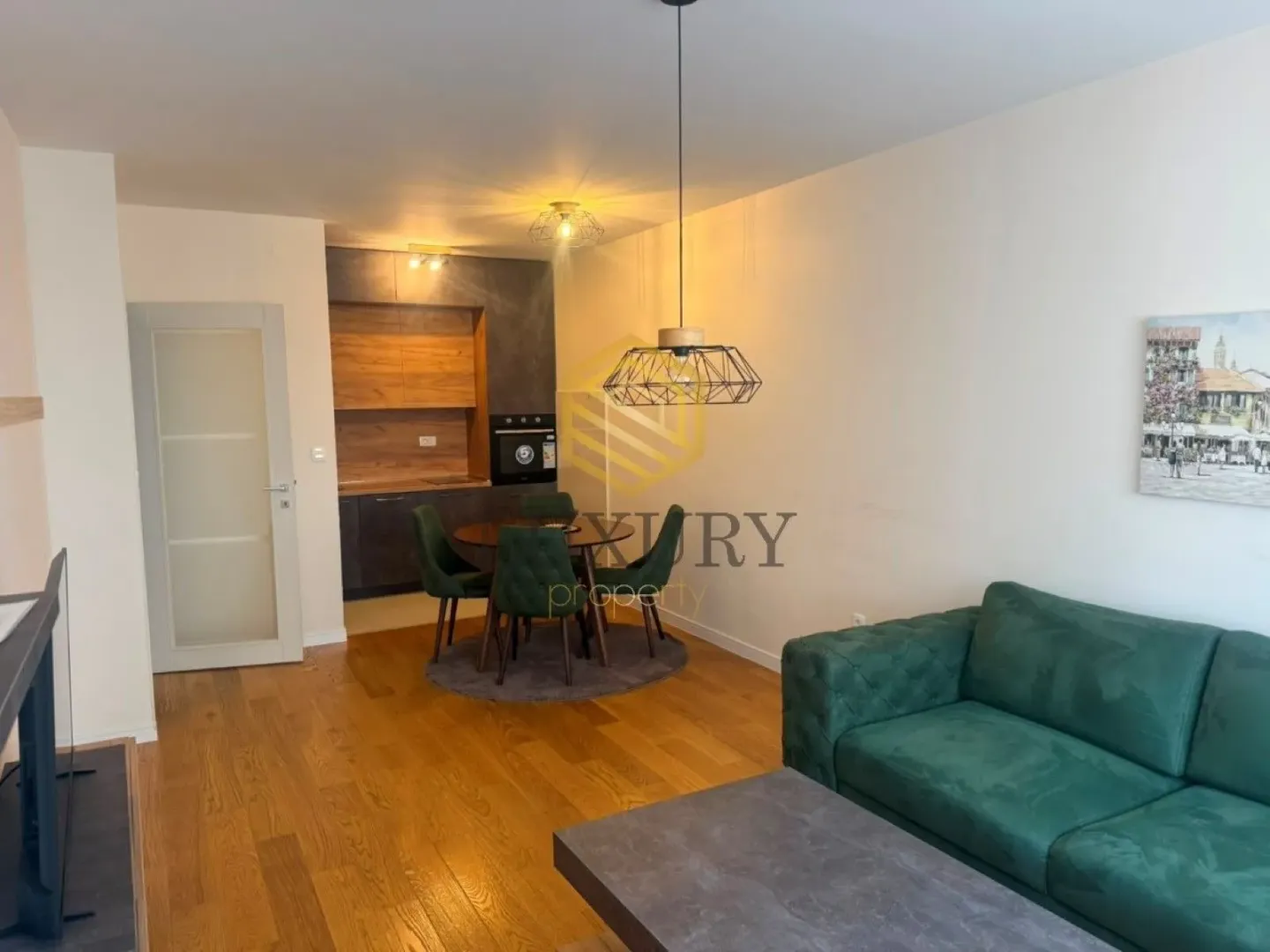 Izdavanje, jednosoban stan, 49m², Central Point, Podgorica
