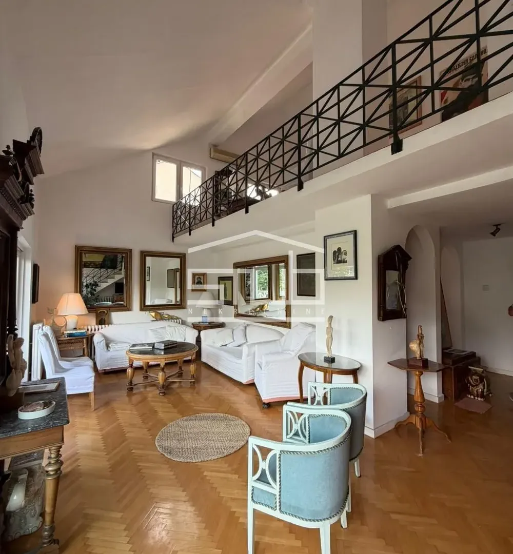 Rent, four bedroom apartment, 150m², Neimar, Vračar Sve Podlokacije