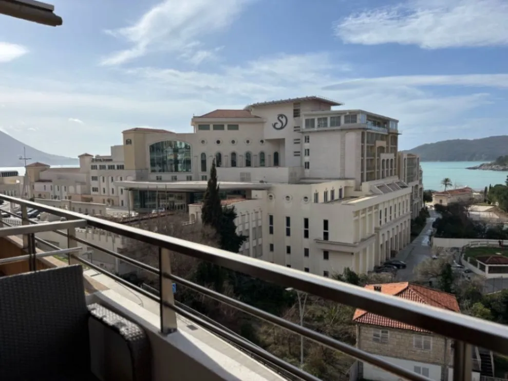 Sale, one bedroom apartment, 71m², Bečići, Budva