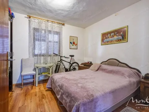 Sale, house, 219m², Dobrota, Kotor - image 17