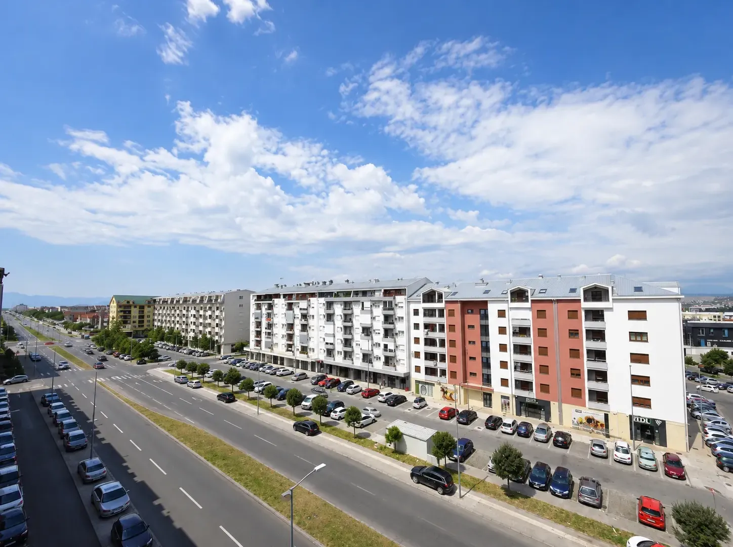 Izdavanje, dvosoban stan, 60m², Stari Aerodrom, Podgorica