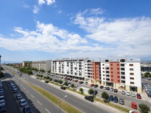 Izdavanje, dvosoban stan, 60m², Stari Aerodrom, Podgorica - image 11