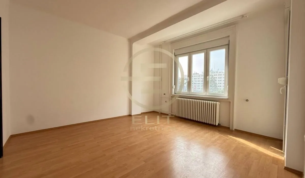 Prodaja, stan, 112m², Centar, Novi Sad