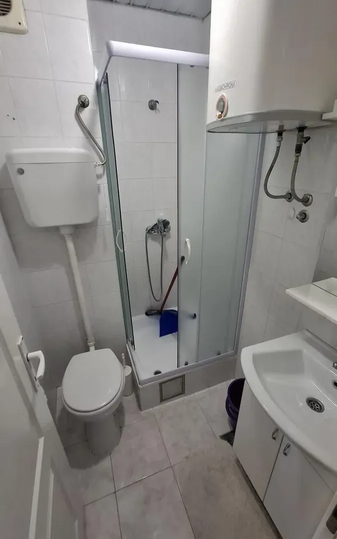Prodaja, četvorosoban stan, 100m², Centar, Novi Sad