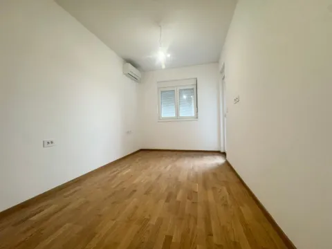 Sale, two bedroom apartment, 65m², Stari Aerodrom, Podgorica - image 4