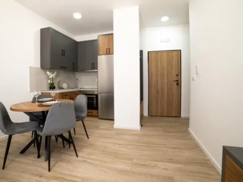 Izdavanje, jednosoban stan, 41m², Ulcinj, Crna Gora - image 11