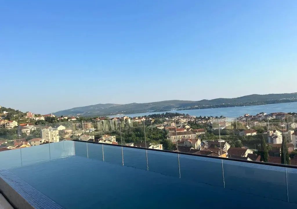 Prodaja, jednosoban stan, 50m², Centar, Tivat