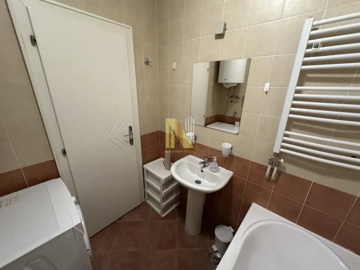 Izdavanje, jednosoban stan, 29m², Socijalno, Novi Sad Sve Podlokacije