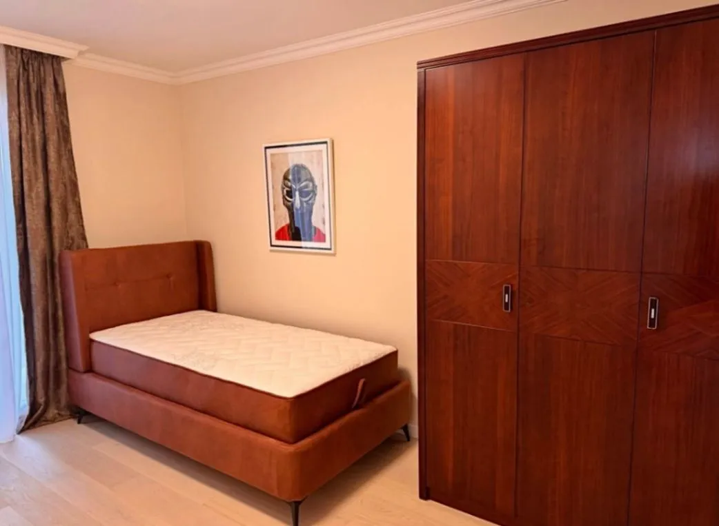 Izdavanje, trosoban stan, 95m², Preko Morače, Podgorica