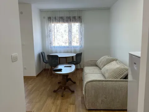 Rent, studio apartment, 29m², Stari Aerodrom, Podgorica - image 3