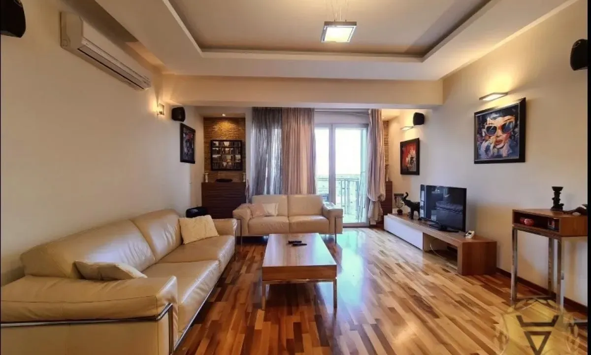 Rent, three bedroom apartment, 130m², Stari Grad, Beograd
