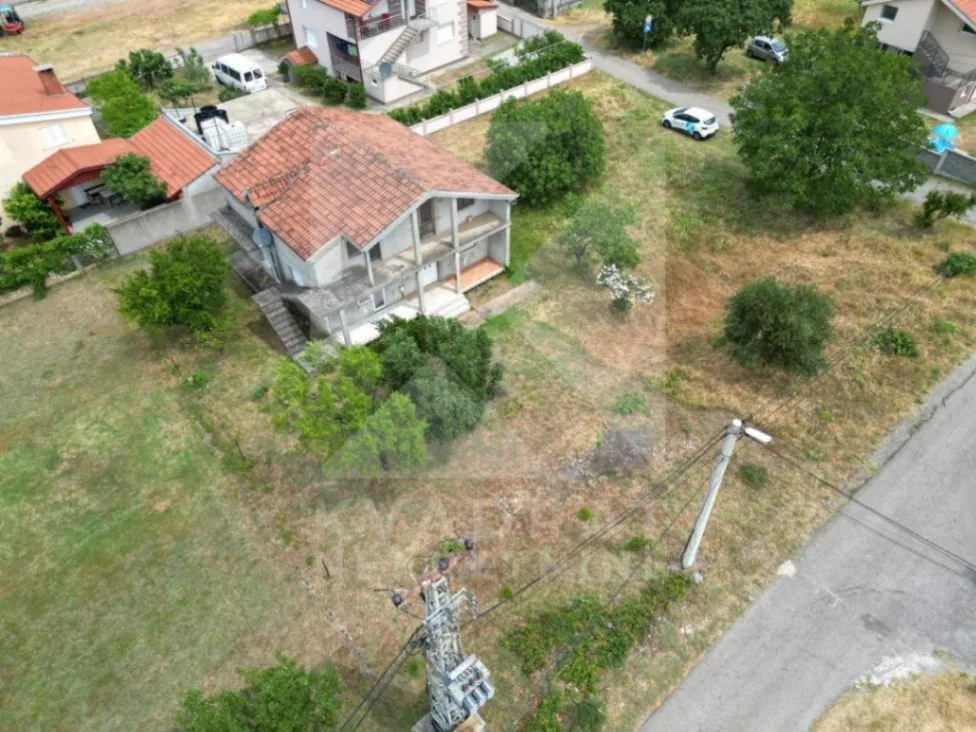 Prodaja, kuća, 202m², Zlatica, Podgorica